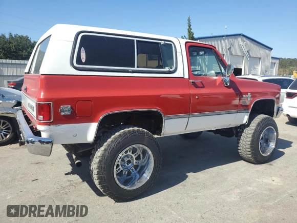1987 Chevrolet Blazer z VIN 1GNEV18K6HF177428, wystawiony jako Copart lot #76925604 z przebiegiem 71 619 mil mil oraz Czysty tytuł • Clean title. Historia ofert i sprzedaży dostępna na DreamBid. Obrazek 3.