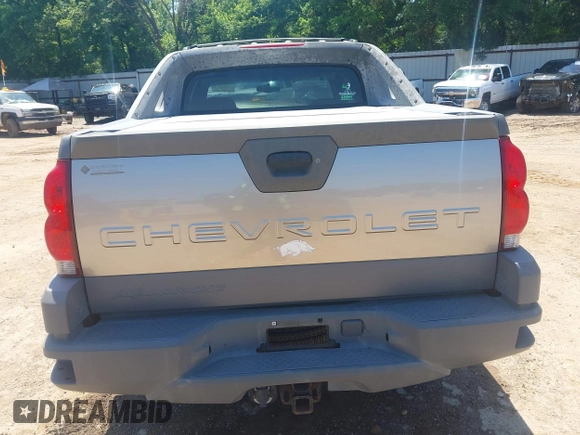 2002 Chevrolet Avalanche z VIN 3GNEK13T02G127607, wystawiony jako IAAI lot #42247519 z przebiegiem 249 223 mil mil oraz . Historia ofert i sprzedaży dostępna na DreamBid. Obrazek 16.