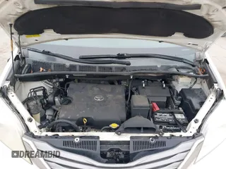 2014 Toyota Sienna XLE z VIN 5TDYK3DC5ES439511, wystawiony jako IAAI lot #41510779 z przebiegiem 218 782 mil mil oraz . Historia ofert i sprzedaży dostępna na DreamBid. Obrazek 10.