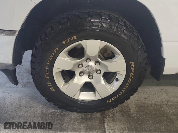 2021 Ram 1500 Big Horn z VIN 1C6SRFMT1MN714659, wystawiony jako IAAI lot #42521058 z przebiegiem 126 678 mil mil oraz . Historia ofert i sprzedaży dostępna na DreamBid. Obrazek 37.