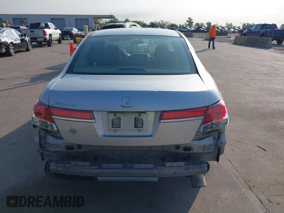 2012 Honda Accord LX Premium z VIN 1HGCP2F49CA157556, wystawiony jako IAAI lot #42031932 z przebiegiem 118 020 mil mil oraz . Historia ofert i sprzedaży dostępna na DreamBid. Obrazek 16.