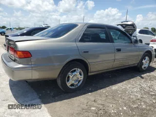 2001 Toyota Camry CE with VIN 4T1BG22K11U106302, listed as a Copart auction lot 55986065 with 151,932 mi miles and Salvage Title. Bid and sale history available at DreamBid. Image 3.