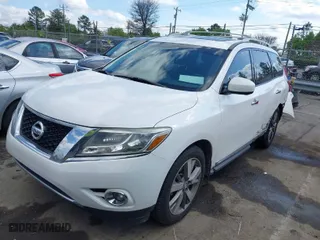 2013 Nissan Pathfinder SL with VIN 5N1AR2MM4DC641302, listed as a IAAI auction lot 41877111 with 135,403 mi miles. Bid and sale history available at carsss.com. Image 2.