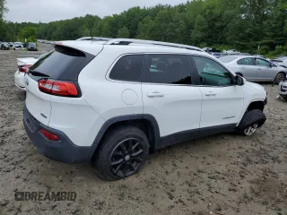 2016 Jeep Cherokee Altitude z VIN 1C4PJMCB5GW300818, wystawiony jako Copart lot #60540115 z przebiegiem 55 749 mil mil oraz Szkoda całkowita • Salvage title. Historia ofert i sprzedaży dostępna na DreamBid. Obrazek 3.