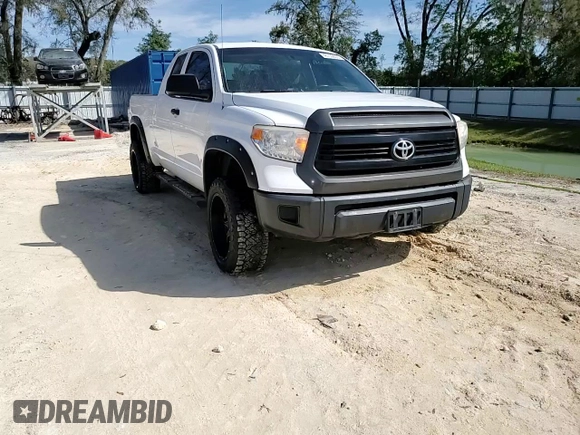 2016 Toyota Tundra SR z VIN 5TFRM5F14GX096547, wystawiony jako Copart lot #48736635 z przebiegiem 130 236 mil mil oraz Szkoda całkowita • Salvage title. Historia ofert i sprzedaży dostępna na DreamBid. Obrazek 13.