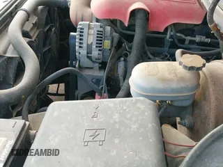 2005 Chevrolet Silverado 1500 LS с VIN 2GCEC19T451316013, выставлен на аукционе IAAI как лот 42616783 с пробегом 200 506 миль миль и . История ставок и продаж доступна на DreamBid. Изображение 19.