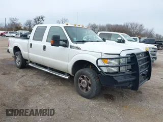 2014 Ford Super Duty F-250 SRW XL with VIN 1FT7W2B65EEB85926, listed as a IAAI auction lot 41251946 with 275,096 mi miles. Bid and sale history available at carsss.com. Image 1.