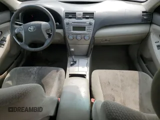 2011 Toyota Camry LE z VIN 4T4BF3EK1BR120969, wystawiony jako Copart lot #59535105 z przebiegiem 233 722 mil mil oraz Czysty tytuł • Clean title. Historia ofert i sprzedaży dostępna na DreamBid. Obrazek 8.