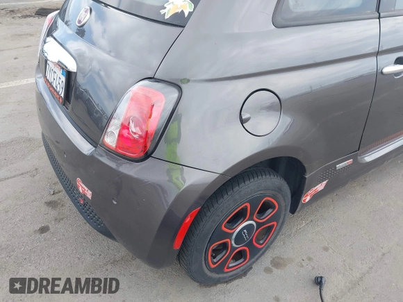 2017 FIAT 500e with VIN 3C3CFFGE1HT654296, listed as a IAAI auction lot 42085006 with 35,204 mi miles. Bid and sale history available at carsss.com. Image 6.