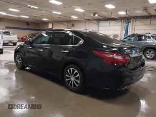 2018 Nissan Altima SV with VIN 1N4AL3AP0JC271008, listed as a IAAI auction lot 41343264 with 96,198 mi miles and . Bid and sale history available at carsss.com. Image 3.