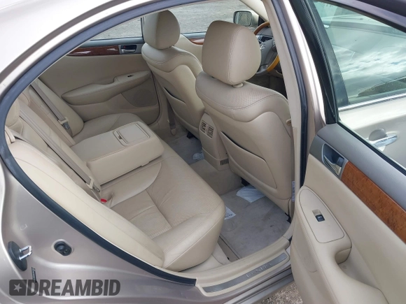 2005 Lexus ES 330 with VIN JTHBA30G255073920, listed as a IAAI auction lot 41886960 with 118,848 mi miles. Bid and sale history available at carsss.com. Image 8.