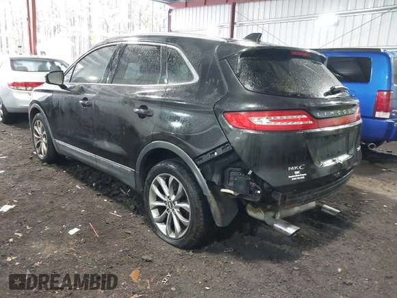 2015 Lincoln MKC with VIN 5LMCJ2A98FUJ17855, listed as a IAAI auction lot 41433416 with 113,070 mi miles. Bid and sale history available at carsss.com. Image 3.