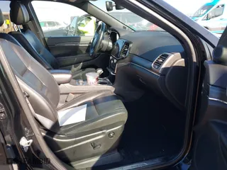 2021 Jeep Grand Cherokee Limited with VIN 1C4RJFBG4MC504136, listed as a IAAI auction lot 41635725 with 50,734 mi miles. Bid and sale history available at carsss.com. Image 5.