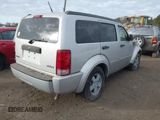 2008 Dodge Nitro SXT z VIN 1D8GU28K68W105186, wystawiony jako IAAI lot #40786126 z przebiegiem 176 538 mil mil oraz . Historia ofert i sprzedaży dostępna na DreamBid. Obrazek 4.