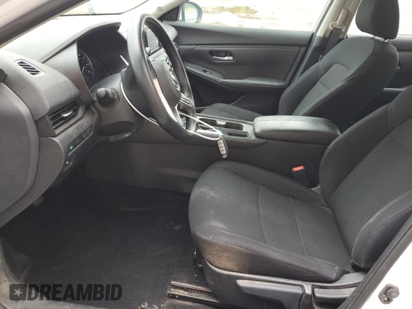 2022 Nissan Sentra S z VIN 3N1AB8BV2NY295222, wystawiony jako Copart lot #51172315 z przebiegiem 68 380 mil mil oraz Czysty tytuł • Clean title. Historia ofert i sprzedaży dostępna na DreamBid. Obrazek 7.