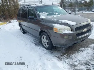 2005 Chevrolet Uplander LS with VIN 1GNDV23L45D291193, listed as a IAAI auction lot 41374403 with 154,276 mi miles. Bid and sale history available at carsss.com. Image 1.