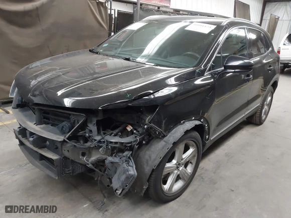 2017 Lincoln MKC Premiere with VIN 5LMCJ1D92HUL52227, listed as a IAAI auction lot 40801173 with 46,743 mi miles. Bid and sale history available at carsss.com. Image 18.