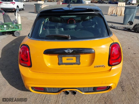 2015 MINI Cooper Hardtop 4 Door S with VIN WMWXU3C51F2B57061, listed as a IAAI auction lot 41691431 with 66,406 mi miles. Bid and sale history available at carsss.com. Image 17.
