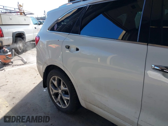 2016 Kia Sorento SX with VIN 5XYPKDA51GG183763, listed as a IAAI auction lot 41513849 with 164,269 mi miles. Bid and sale history available at carsss.com. Image 17.