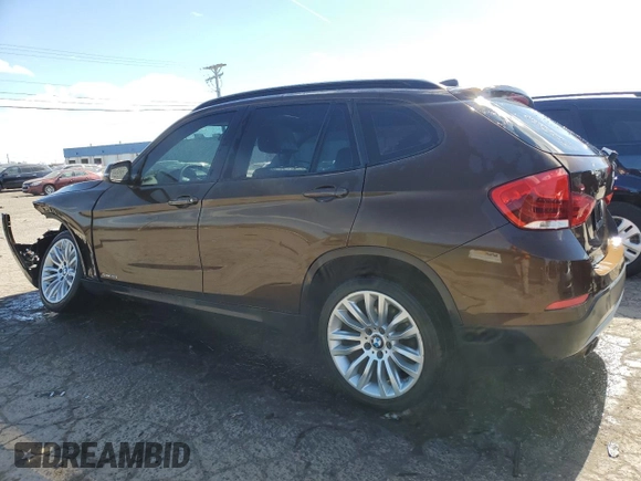 2014 BMW X1 sDrive28i z VIN WBAVM1C57EVW53696, wystawiony jako Copart lot #53142255 z przebiegiem 86 581 mil mil oraz Czysty tytuł • Clean title. Historia ofert i sprzedaży dostępna na DreamBid. Obrazek 2.