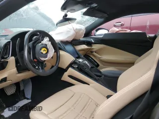 2024 Ferrari Roma z VIN ZFF98RNA9R0301984, wystawiony jako Copart lot #54060024 z przebiegiem Nie podano mil oraz Szkody całkowita. Historia ofert i sprzedaży dostępna na DreamBid. Obrazek 7.