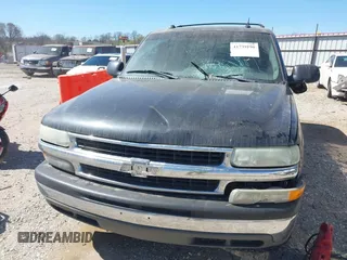 2004 Chevrolet Suburban LS with VIN 3GNEC16Z24G269957, listed as a IAAI auction lot 41739190 with 269,891 mi miles. Bid and sale history available at carsss.com. Image 6.