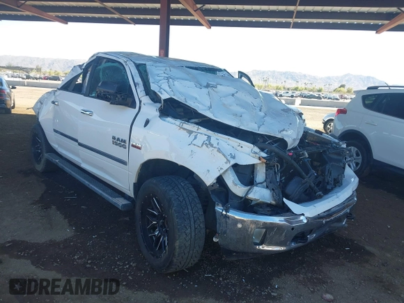 2015 Ram 1500 Big Horn z VIN 1C6RR7LT6FS725845, wystawiony jako IAAI lot #41837433 z przebiegiem 90 826 mil mil oraz . Historia ofert i sprzedaży dostępna na DreamBid. Obrazek 1.