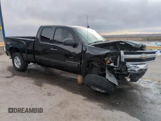 2007 Chevrolet Silverado 1500 LT w/2LT with VIN 2GCEC19JX71671723, listed as a Copart auction lot 51802955 with 151,823 mi miles and Salvage Title. Bid and sale history available at carsss.com. Image 4.