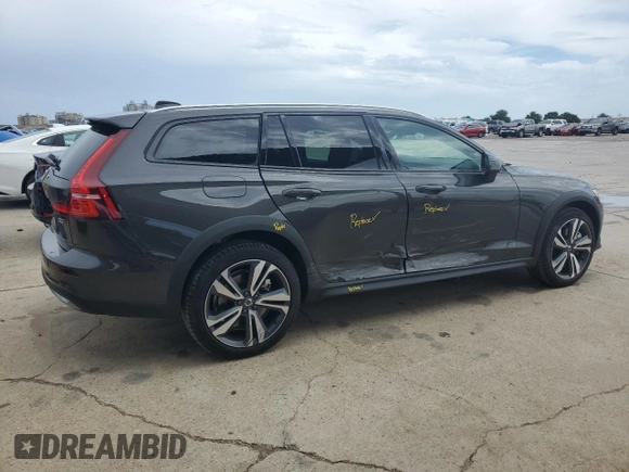 2025 Volvo V60 Plus z VIN YV4L12WK3S2149179, wystawiony jako Copart lot #60921275 z przebiegiem 609 mil mil oraz Czysty tytuł • Clean title. Historia ofert i sprzedaży dostępna na DreamBid. Obrazek 3.
