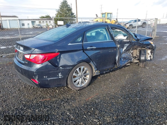 2014 Hyundai Sonata SE with VIN 5NPEC4AC5EH856675, listed as a IAAI auction lot 41785114 with 83,567 mi miles and . Bid and sale history available at DreamBid. Image 4.