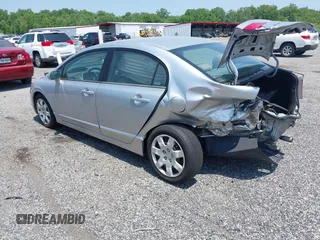 2006 Honda Civic LX z VIN 1HGFA165X6L109137, wystawiony jako IAAI lot #42386768 z przebiegiem 142 255 mil mil oraz . Historia ofert i sprzedaży dostępna na DreamBid. Obrazek 3.