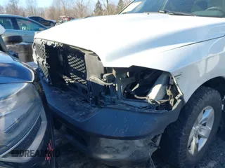 2014 Ram 1500 Tradesman z VIN 1C6RR7FT4ES428843, wystawiony jako IAAI lot #41461484 z przebiegiem 87 987 mil mil oraz . Historia ofert i sprzedaży dostępna na DreamBid. Obrazek 6.