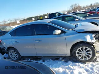 2018 Nissan Sentra SV z VIN 3N1AB7AP6JL655421, wystawiony jako IAAI lot #41407576 z przebiegiem 98 854 mil mil oraz . Historia ofert i sprzedaży dostępna na DreamBid. Obrazek 14.