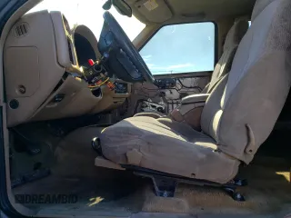1998 GMC Sonoma SLS with VIN 1GTCS19X2W8516898, listed as a Copart auction lot 43939394 with 257,328 mi miles and Salvage Title. Bid and sale history available at DreamBid. Image 7.