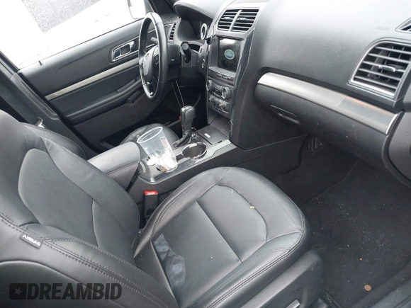 2018 Ford Explorer XLT z VIN 1FM5K7D82JGC48134, wystawiony jako IAAI lot #42202052 z przebiegiem 195 533 mil mil oraz . Historia ofert i sprzedaży dostępna na DreamBid. Obrazek 5.