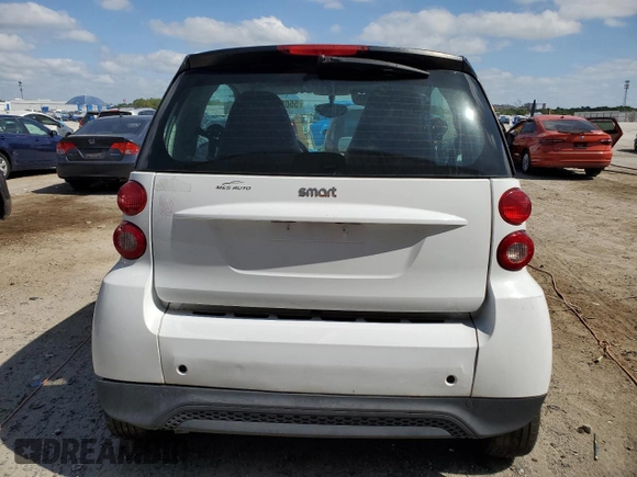 2015 Smart fortwo Passion z VIN WMEEJ3BA0FK802623, wystawiony jako Copart lot #55082215 z przebiegiem Nie podano mil oraz Tytuł czysty. Historia ofert i sprzedaży dostępna na DreamBid. Obrazek 6.
