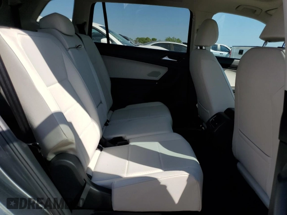 2018 Volkswagen Tiguan SEL with VIN 3VV3B7AX3JM010677, listed as a Copart auction lot 50615395 with 7,559 mi miles and Salvage Title. Bid and sale history available at DreamBid. Image 10.