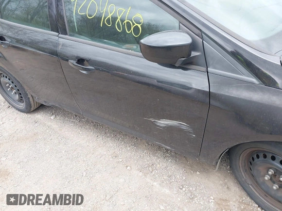 2012 Ford Focus SE z VIN 1FAHP3K27CL455211, wystawiony jako IAAI lot #42048868 z przebiegiem 164 474 mil mil oraz . Historia ofert i sprzedaży dostępna na DreamBid. Obrazek 6.