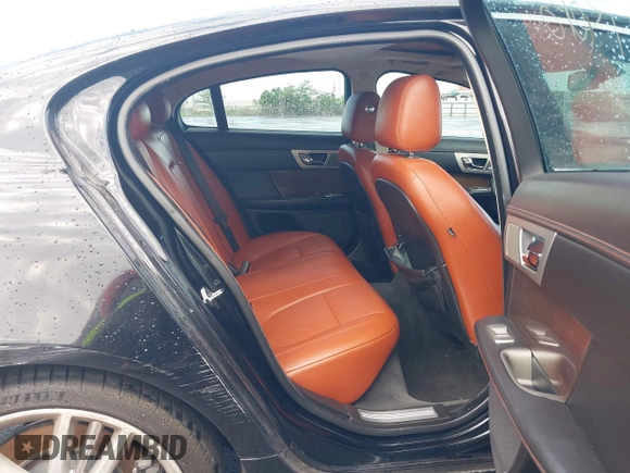 2010 Jaguar XF Supercharged with VIN SAJWA0HE1AMR64142, listed as a IAAI auction lot 42073475 with 119,177 mi miles. Bid and sale history available at carsss.com. Image 8.