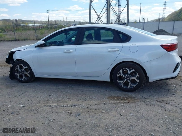 2021 Kia Forte LXS with VIN 3KPF24AD6ME386370, listed as a IAAI auction lot 39251624 with NaN miles. Bid and sale history available at carsss.com. Image 15.