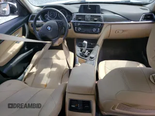 2018 BMW 3 Series 320i z VIN WBA8E1G55JNU88942, wystawiony jako Copart lot #51738745 z przebiegiem Nie podano mil oraz Szkody całkowita. Historia ofert i sprzedaży dostępna na DreamBid. Obrazek 8.