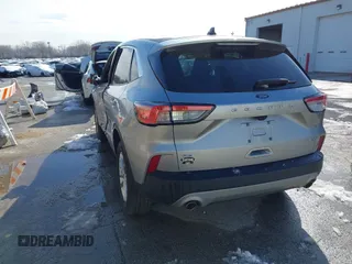 2021 Ford Escape SE с VIN 1FMCU9G61MUB20836, выставлен на аукционе IAAI как лот 41840447 с пробегом 42 158 миль миль и . История ставок и продаж доступна на DreamBid. Изображение 3.