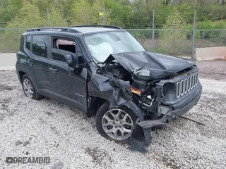 2017 Jeep Renegade Altitude with VIN ZACCJABB8HPG37707, listed as a IAAI auction lot 39314901 with 59,544 mi miles. Bid and sale history available at carsss.com. Image 1.