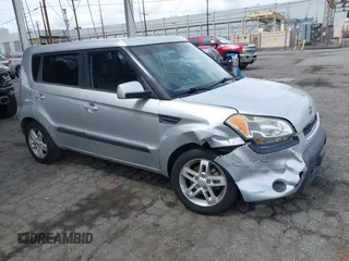 2011 Kia Soul + with VIN KNDJT2A22B7706579, listed as a IAAI auction lot 41921442 with 162,383 mi miles. Bid and sale history available at carsss.com. Image 1.