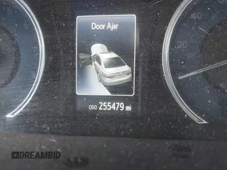 2015 Toyota Camry XLE z VIN 4T1BF1FK6FU923716, wystawiony jako IAAI lot #42038803 z przebiegiem 255 479 mil mil oraz . Historia ofert i sprzedaży dostępna na DreamBid. Obrazek 16.