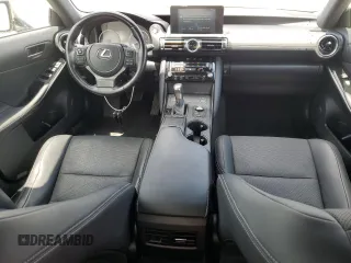 2021 Lexus IS 300 z VIN JTHCA1D21M5114771, wystawiony jako Copart lot #56099775 z przebiegiem 47 640 mil mil oraz Nie do naprawy • Non repairable. Historia ofert i sprzedaży dostępna na DreamBid. Obrazek 8.