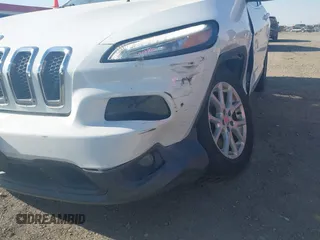 2014 Jeep Cherokee Latitude with VIN 1C4PJLCB1EW226188, listed as a IAAI auction lot 41869119 with 54,478 mi miles. Bid and sale history available at carsss.com. Image 17.