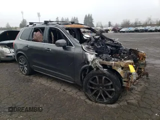 2018 Volvo XC90 Momentum z VIN YV4A22PK8J1207438, wystawiony jako Copart lot #88985305 z przebiegiem Nie podano mil oraz Szkoda całkowita • Salvage title. Historia ofert i sprzedaży dostępna na DreamBid. Obrazek 4.