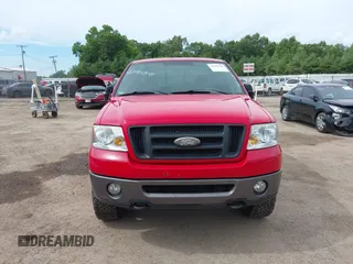 2007 Ford F-150 XLT z VIN 1FTPX04597KD31044, wystawiony jako IAAI lot #42590208 z przebiegiem 161 415 mil mil oraz . Historia ofert i sprzedaży dostępna na DreamBid. Obrazek 12.