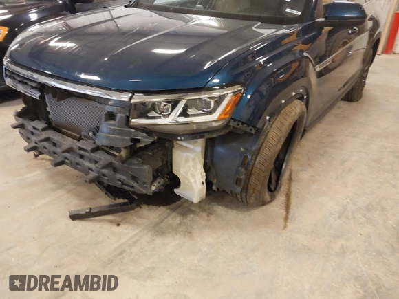 2022 Volkswagen Atlas SE with VIN 1V2KE2CA3NC210123, listed as a IAAI auction lot 41965716 with 53,075 mi miles and . Bid and sale history available at DreamBid. Image 6.